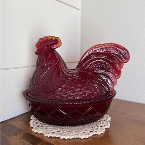 Westmoreland 7” Red Ruby Rooster On Nest! **GLOWS**